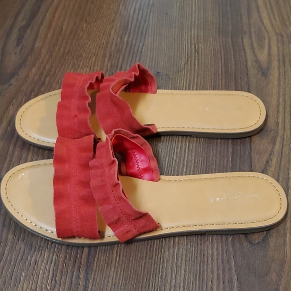Like New Summer Sandals Slides Slip On - Picture 2 of 4